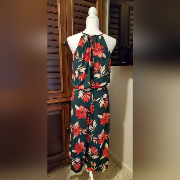 Capris Jump Suit - Floral NWOT - Picture 2 of 2